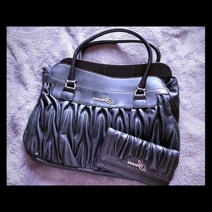 Brand new Guess purse and wallet